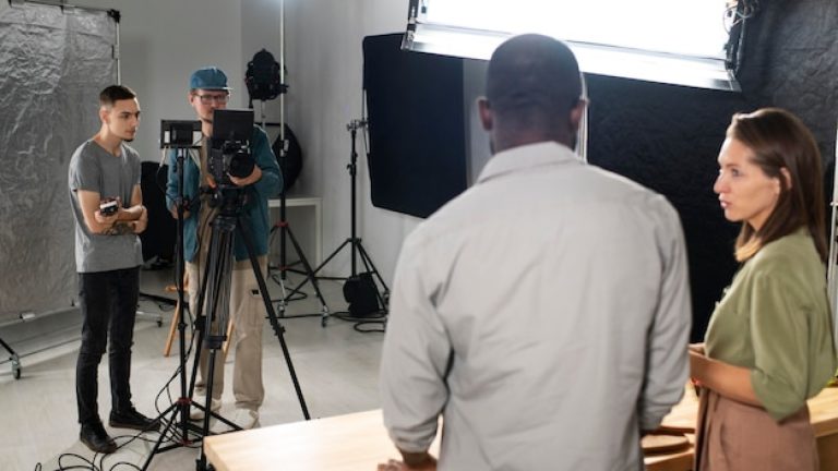 Qu’apprend-on vraiment dans une école de cinéma et de l’audiovisuel ?